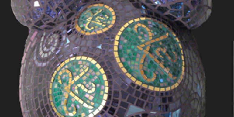 Deze Bellymozaiek is gemaakt door Krista Keim mosaic.